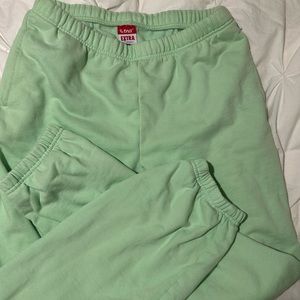 aritzia tna light lime green extra fleece sweatpants size medium